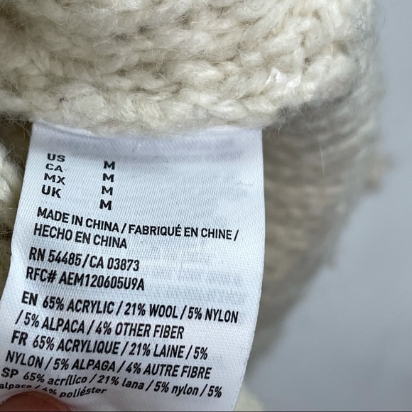 American Eagle Crewneck Sweater Cream Ivory Knit Fluffy Soft Medium - Picture 9 of 11